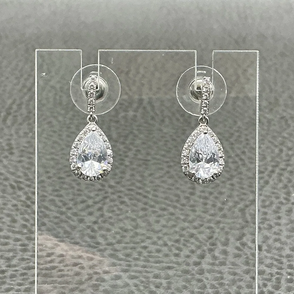 Earrings‎ Silver Tone Rhinestone Dangle Drop Womens Teardrop 1 Inch Jewelry